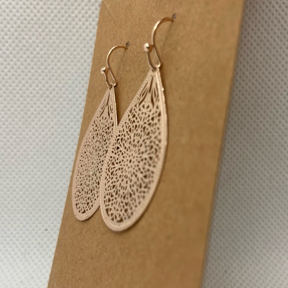 Intricate Gold Filigree Teardrop Earrings - Picture 3 of 3